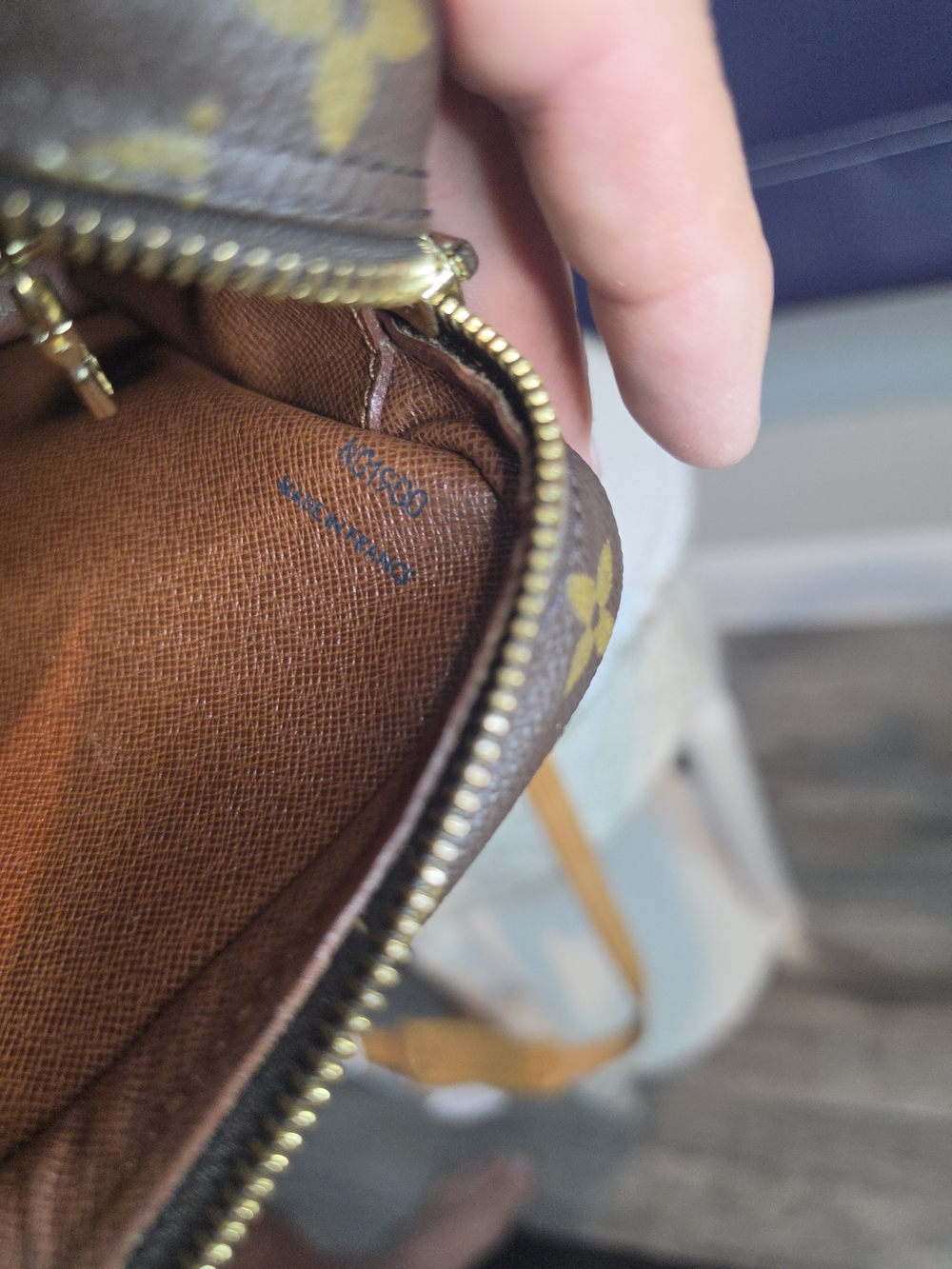 Pre-Loved Louis Vuitton Brown Monogram Canvas Messenger Crossbody - Picture 8 of 16